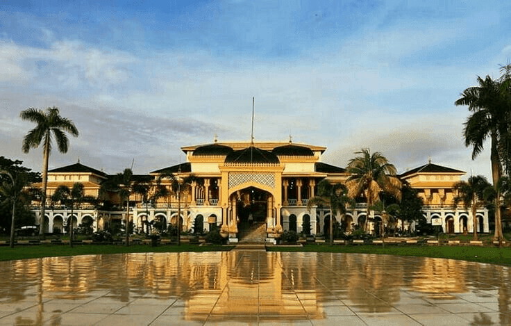 Istana Maimun & Masjid Raya