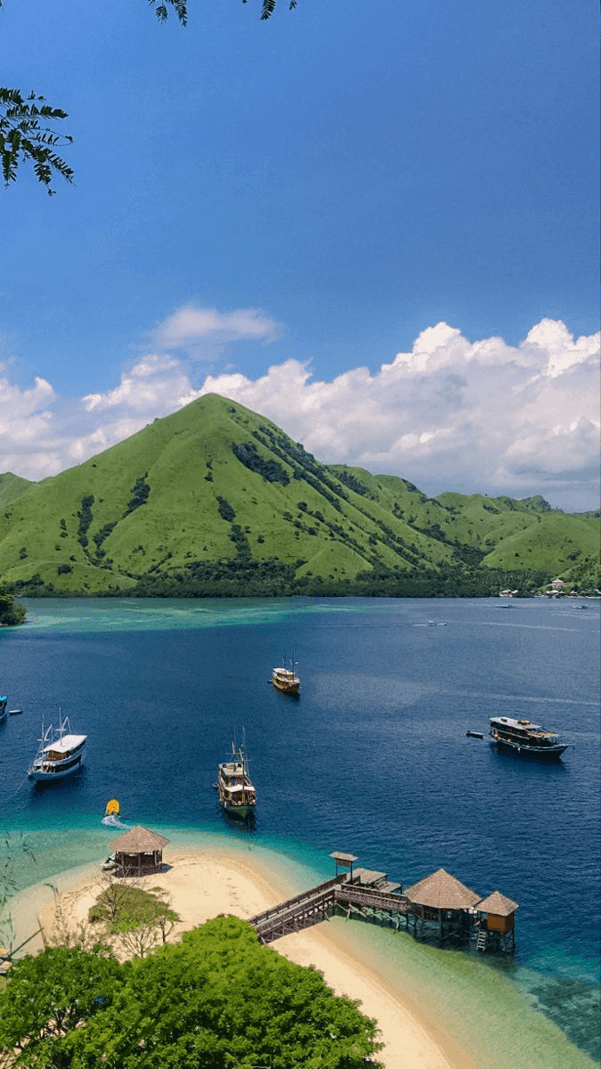 Panduan Wisata Labuan Bajo & Flores